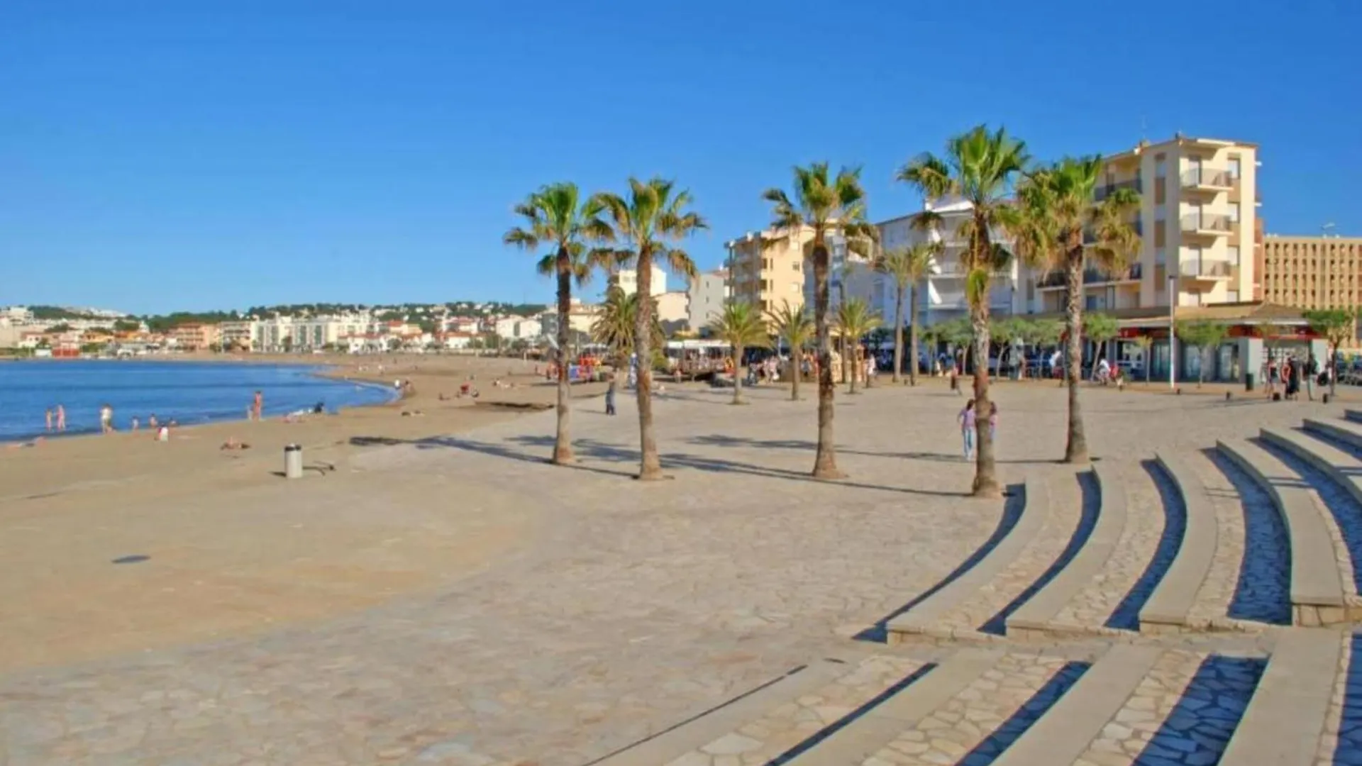 The House In L'Escala Has 3 Bedrooms بيت للعطل